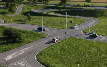 Verkehrsübungsplatz Teesdorf Verkehrsübungsplatz Teesdorf ÖAMTC Fahrtechnik / https://www.oeamtc.at/fahrtechnik